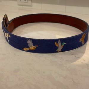 Smathers & Branson Bird Dog Needlepoint Belt